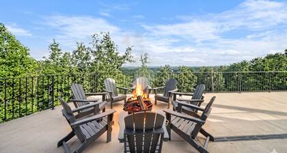Mountain View Escape with Foothills Views