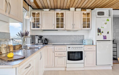 Gorgeous home in Vinderup with WiFi