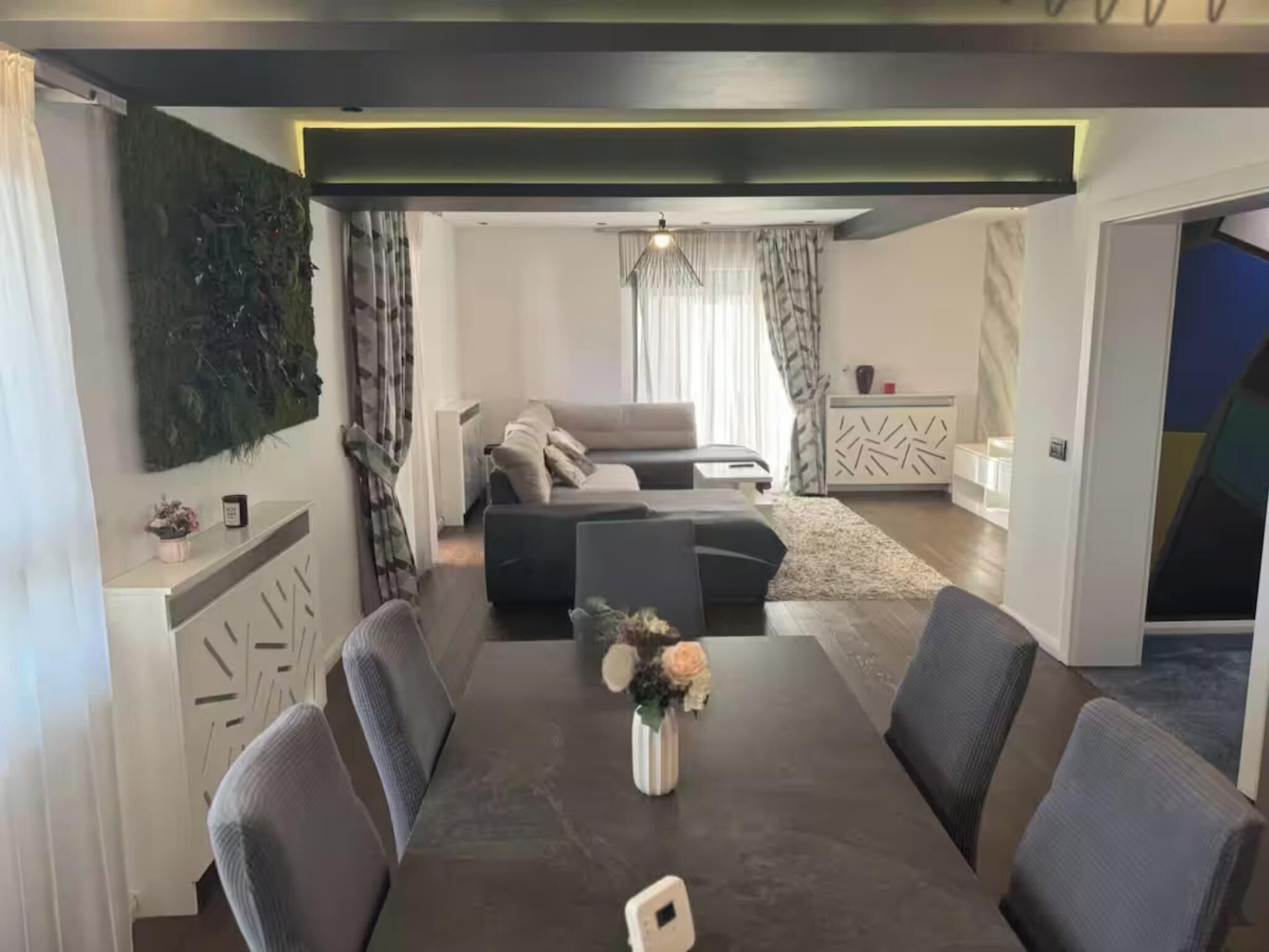 Apartment, 1 Bedroom, Accessible, Private Pool | Living room | Books