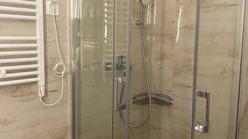 Apartment, 1 Bedroom, Accessible, Private Pool | Bathroom