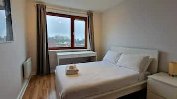2 bedrooms, iron/ironing board, Internet, bed sheets