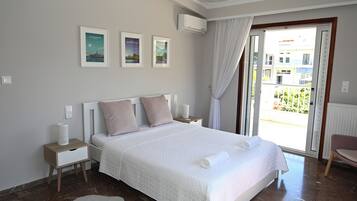 3 habitaciones, escritorio, tabla de planchar con plancha y wifi