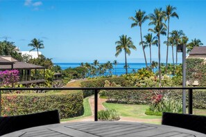 Outdoor dining - Wailea Elua #2107 - Spacious, Stylish & Just Moments from Wailea Beach (Wailea, Maui)
