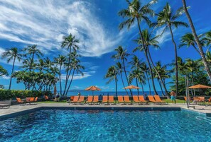 Outdoor pool, a heated pool - Wailea Elua #2107 - Spacious, Stylish & Just Moments from Wailea Beach (Wailea, Maui)