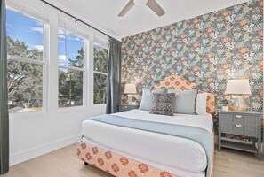 10 habitaciones, tabla de planchar con plancha, internet y ropa de cama