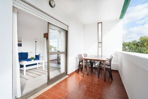 Outdoor dining - Large 1 Bed with Pool, Vilamoura (Quarteira)