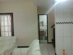 3 bedrooms, iron/ironing board, WiFi