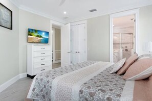 3 chambres, fer et planche à repasser, Wi-Fi, draps fournis