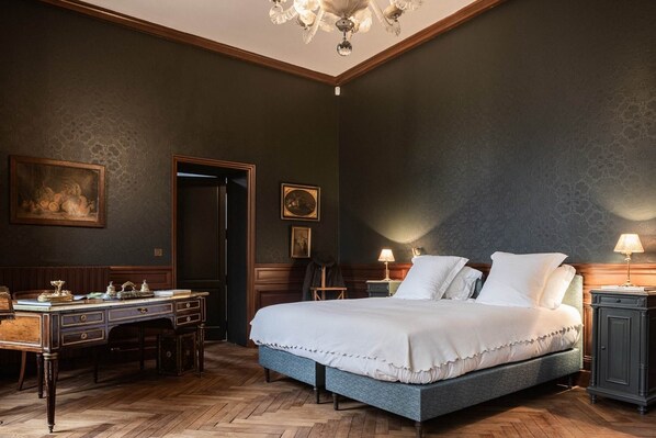 1 quarto, Wi-Fi de cortesia, roupa de cama