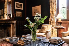 Interior - The English Suite (Le Pian-Médoc)
