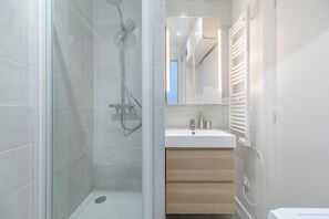 Bathroom - BRIDGESTREET OPERA MONTMARTRE (Paris)