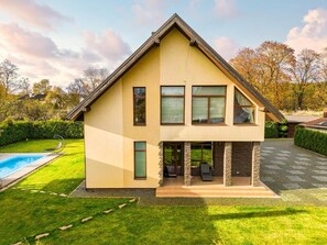 Property entrance - Luxurious Amber Villa With Private Pool and Garden Views (Riga)