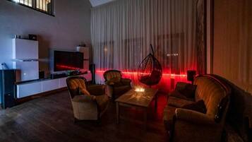 Villa, 4 Bedrooms, Private Pool, Garden View | Living room | Books