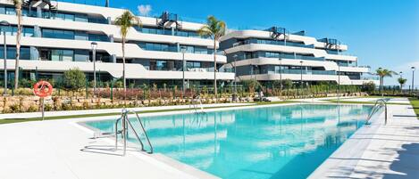 Innendørsbasseng og utendørsbasseng