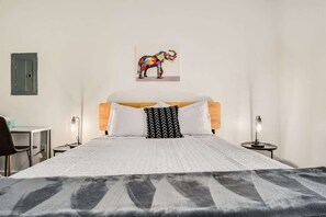 1 chambre, fer et planche à repasser, Wi-Fi, draps fournis