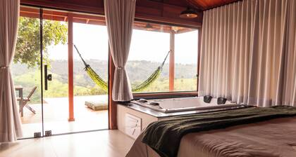 Khaya Chalés 01: Chalé de Luxo na Serra com Hidro