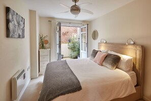 2 bedrooms, iron/ironing board, WiFi, bed sheets - Host & Stay | The Eskape (Whitby)