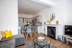 TV, fireplace, offices