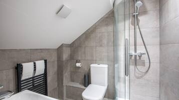 Douche, sĂšche-cheveux