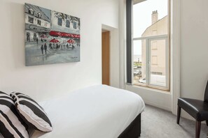 Fer et planche à repasser, Wi-Fi, draps fournis