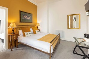 熨斗/熨衫板、Wi-Fi、床單