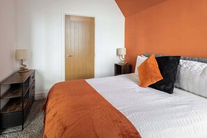 1 soverom, strykejern/-brett og sengetøy