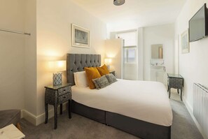 Ferros/tábuas de passar roupa, Wi-Fi, roupa de cama