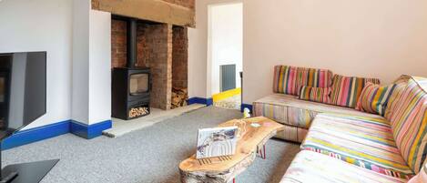 TV, fireplace, offices