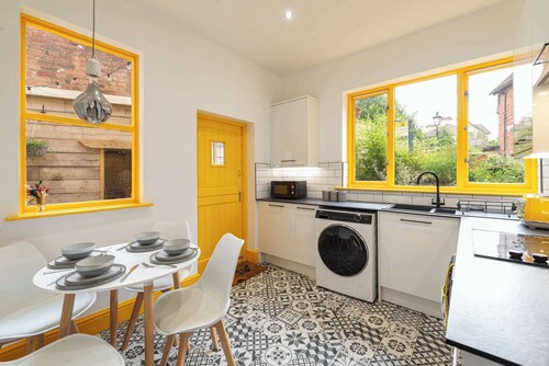 Host & Stay | Temple Gardens