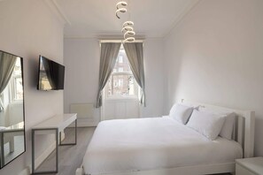 1 bedroom, bed sheets