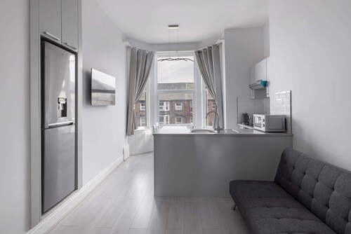 Host & Stay | Aberdeen Walk Apartment