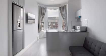Host & Stay | Aberdeen Walk Apartment