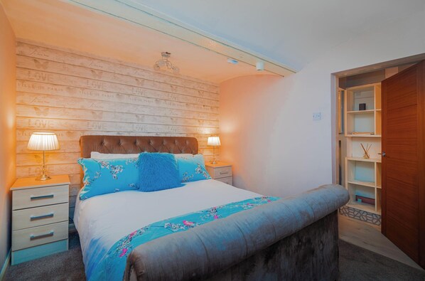 1 chambre, fer et planche à repasser, Wi-Fi, draps fournis