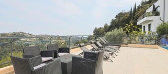 Spacious, quiet Villa Niçoise with swimming pool