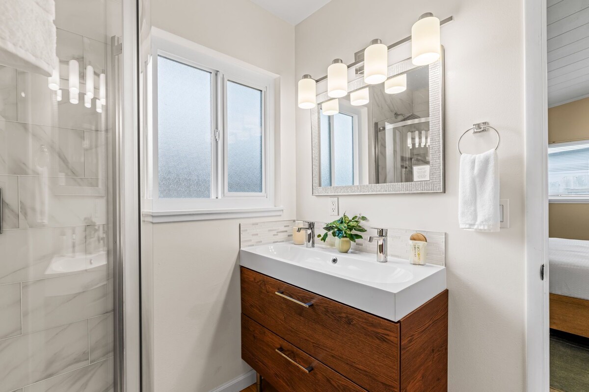 Photo 17 of 3841 Bodhi Tree - Updated and Newly Furnished