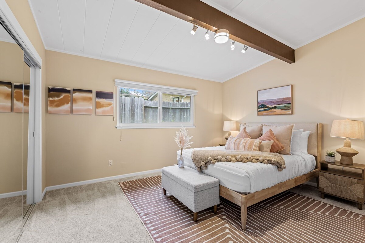 Photo 19 of 3841 Bodhi Tree - Updated and Newly Furnished
