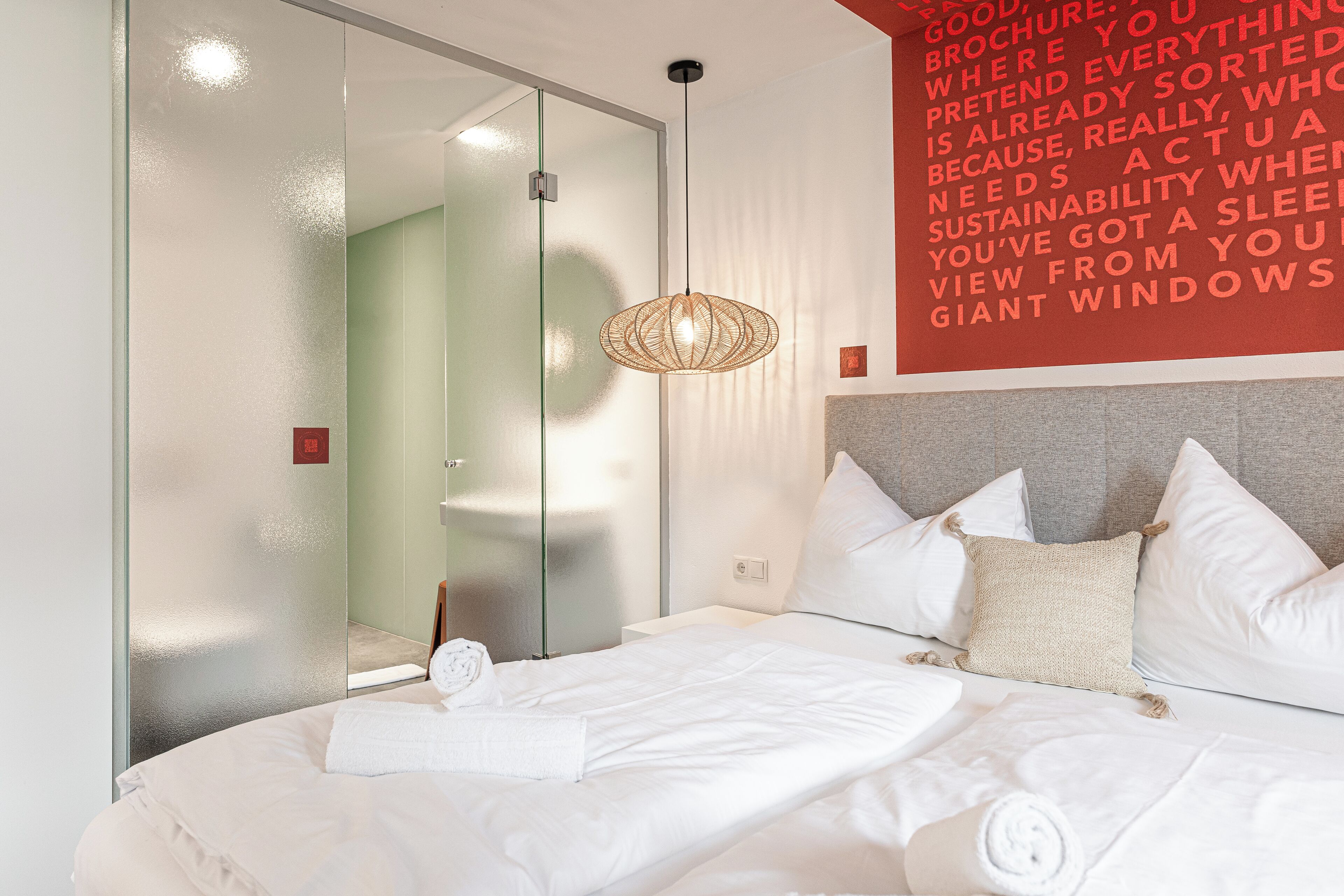 Lejlighed - bjergudsigt | Badeværelse | Hårtørrer, håndklæder, Sæbe, Toiletpapir