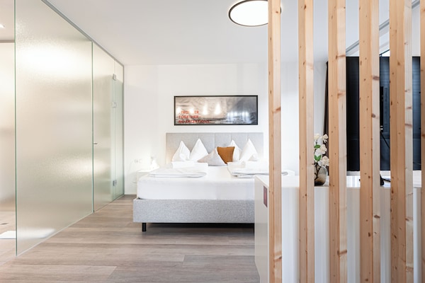 Apartment, Kitchen, Garden View | Individually decorated, soundproofing, free WiFi, bed sheets