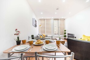 تناول الطعام