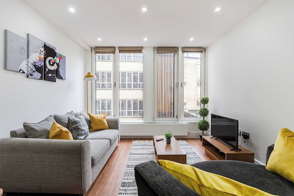Maple Court, Ipswich - Host & Stay