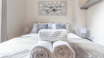 2 bedrooms, iron/ironing board, WiFi, bed sheets