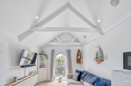 Host & Stay | Sail Loft