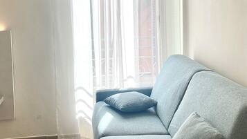 Classic Triple Room | Room amenity