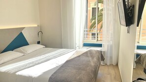 Room amenity - HoneyComb GuestHouse (Rome)