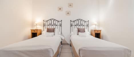 4 Schlafzimmer, Bügeleisen/Bügelbrett, Reisekinderbett, kostenloses WLAN