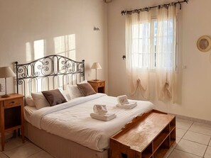 4 bedrooms, iron/ironing board, travel cot, free WiFi - Villa Syrah - private pool and terrace (Saint-Maurice-d’Ardèche)