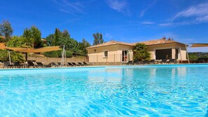 A heated pool - Villa Syrah - private pool and terrace (Saint-Maurice-d’Ardèche)