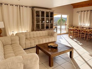 TV, printers - Villa Syrah - private pool and terrace (Saint-Maurice-d’Ardèche)