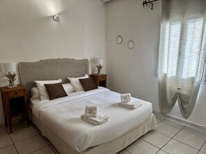 2 bedrooms, iron/ironing board, travel crib, free WiFi