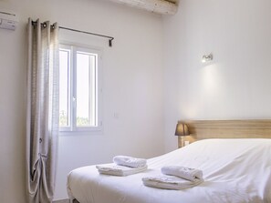 2 bedrooms, iron/ironing board, travel cot, free WiFi - Villa Marselan - private pool and terrace (Saint-Maurice-d’Ardèche)